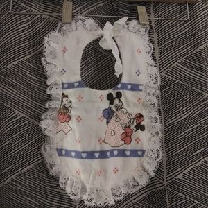 BOGO🆓 | Vintage Disney Baby Mini &Mickey Lace Bib